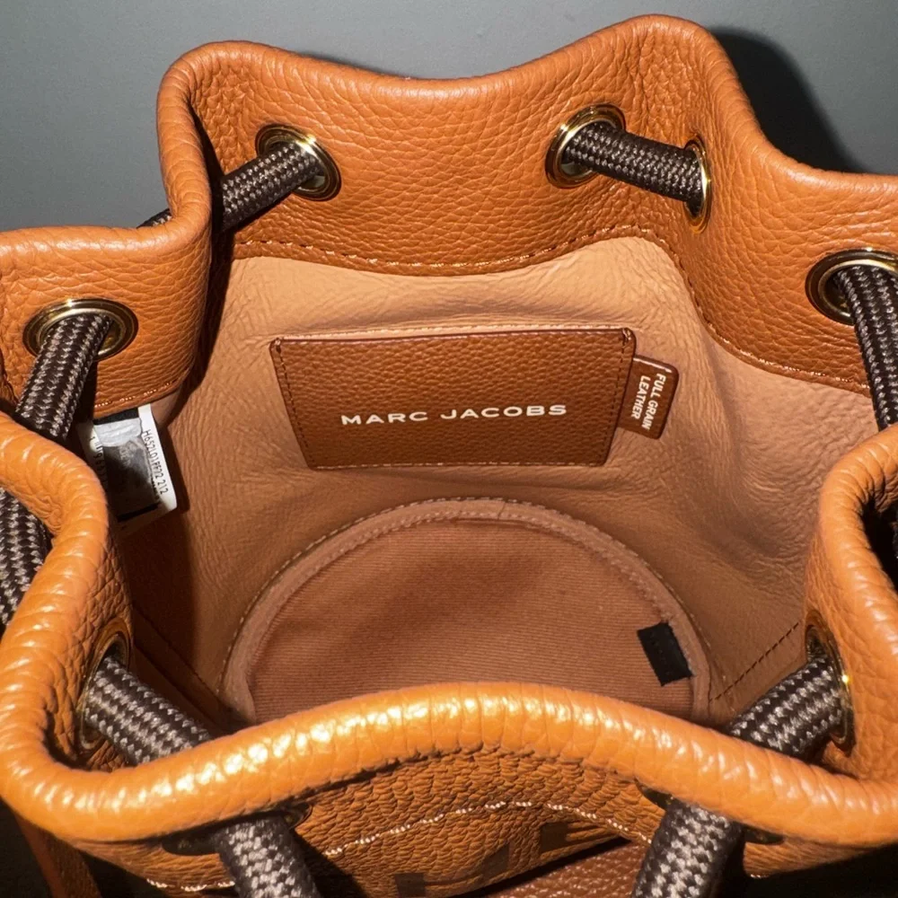 Marc Jacobs Caramel Brown Pebbled Leather Bucket Crossbody Bag - Picture 2 of 8